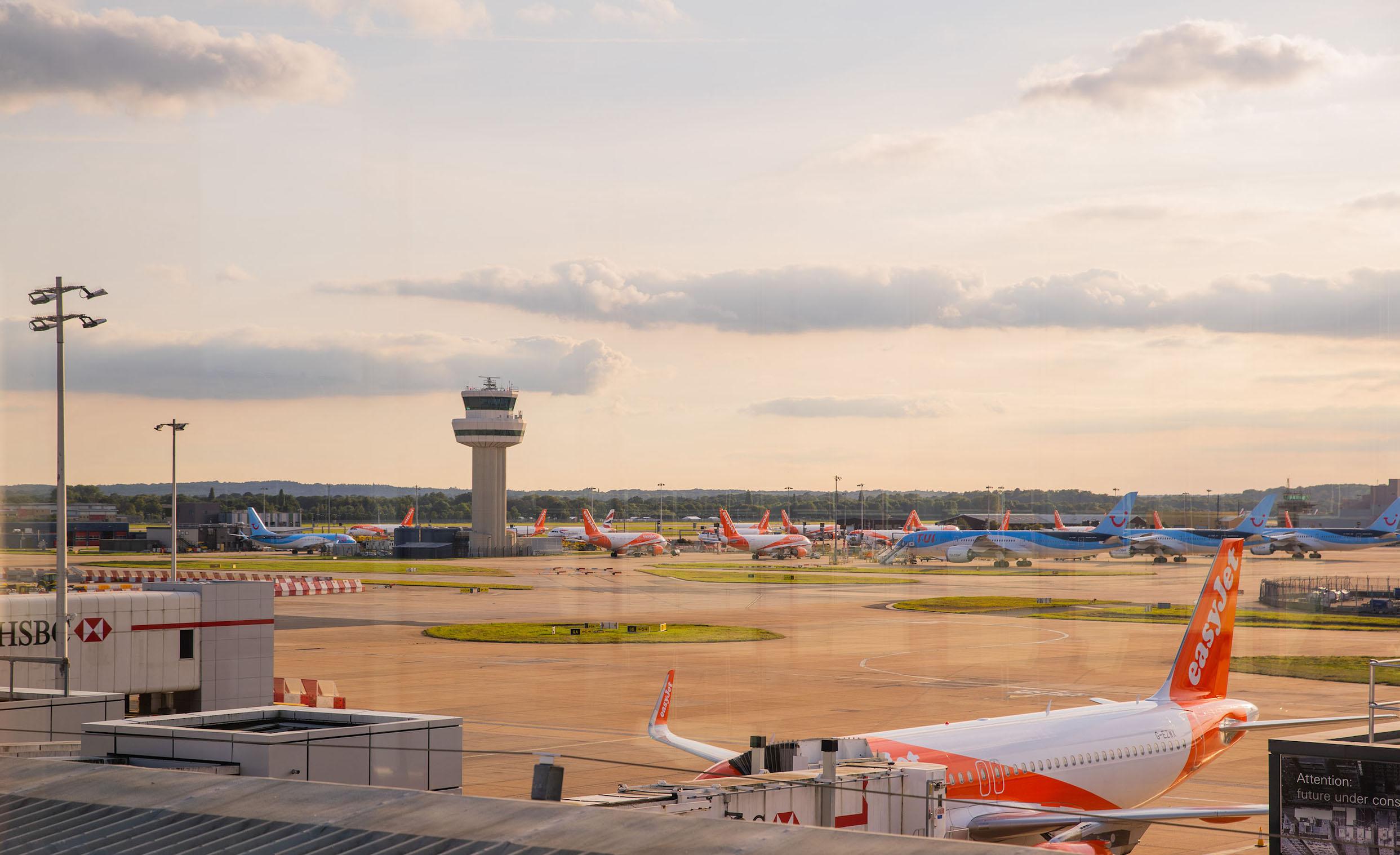 No1 Lounge at Gatwick North Terminal Airfield Views